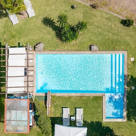 Quinta Leiras De Mondim * Pico